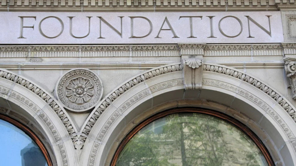 Trust Foundation : Définition, cadre légal - Guide 2025.