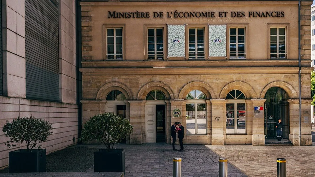 Lire la suite à propos de l’article Fiscalité PEA : périodes, options et clôture en 2025.