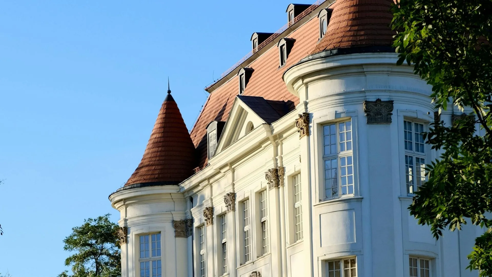 Lire la suite à propos de l’article Monument Historique : définition, fiscalité, succession et conditions.